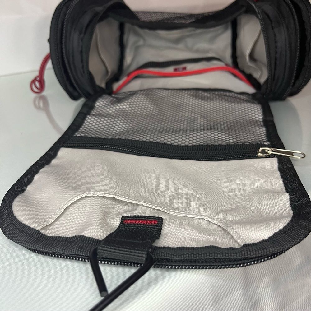 Hanging Toiletry Bag with Excellent Organization - Picture 5 of 7